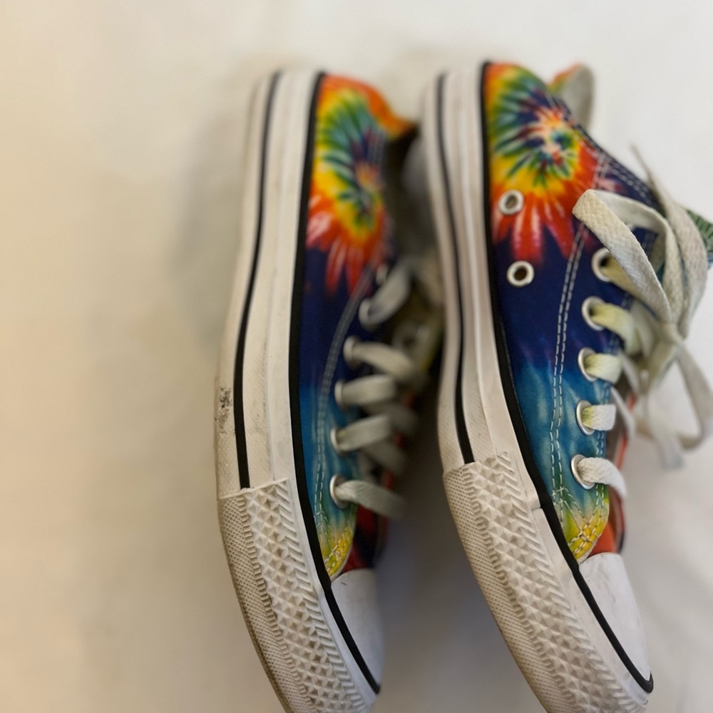Tie dye converse size 7 - Picture 3 of 6